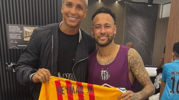 Deyverson e Neymar posaram para foto juntos (foto: Reprodução/Instagram)