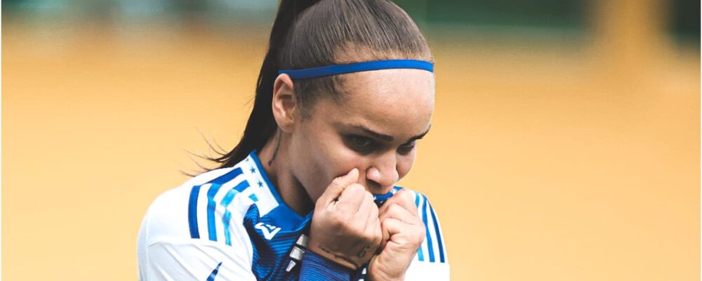 Artilheira do Cruzeiro celebra melhor ano da carreira: ‘Nem nos melhores sonhos’