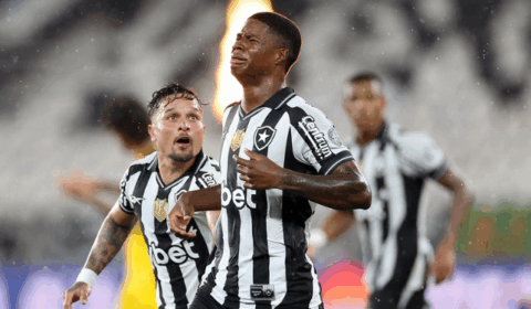 Atacante do Botafogo é o segundo panamenho a marcar na história do Campeonato Brasileiro