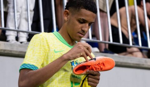 Copa do Mundo destaca gol de jovem jogador do Cruzeiro como símbolo de ‘sonho brasileiro’