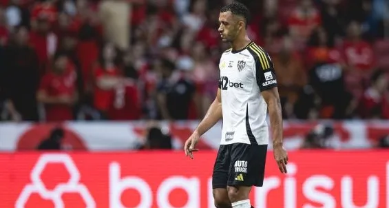 Atlético-MG: Veja por que o VAR recomendou expulsão de Vitor Hugo