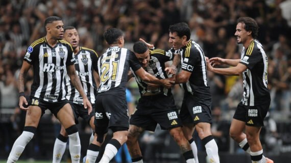 Jogadores do Atlético comemoram gol sobre o Del Valle na Arena MRV (foto: Alexandre Guzanshe/EM/DA.Press)
