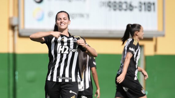 Laura Maria comemora gol pelo Atlético contra o América (foto: Daniela Veiga/Atlético)
