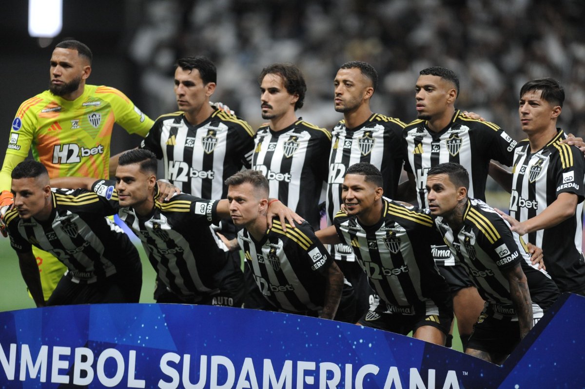 Jogadores do Atlético antes de jogo da Sul-Americana (foto: Alexandre Guzanshe/EM/DA.Press)