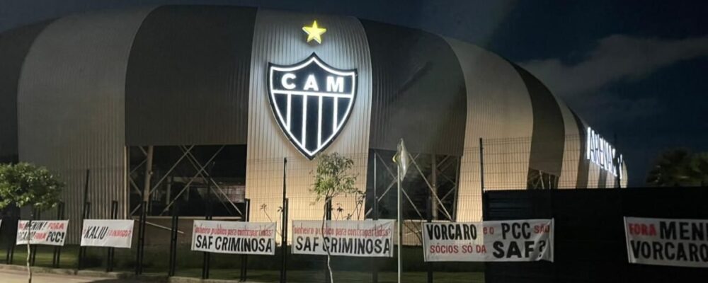 Atlético se posiciona contra protestos de torcedores e diz ser algo ‘orquestrado’