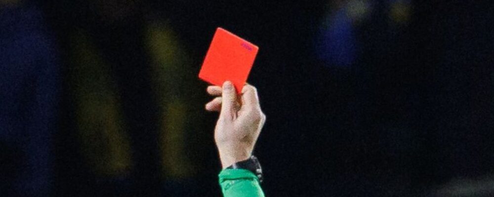 Atlético sobe posição no ranking de times com mais expulsões no Brasileiro