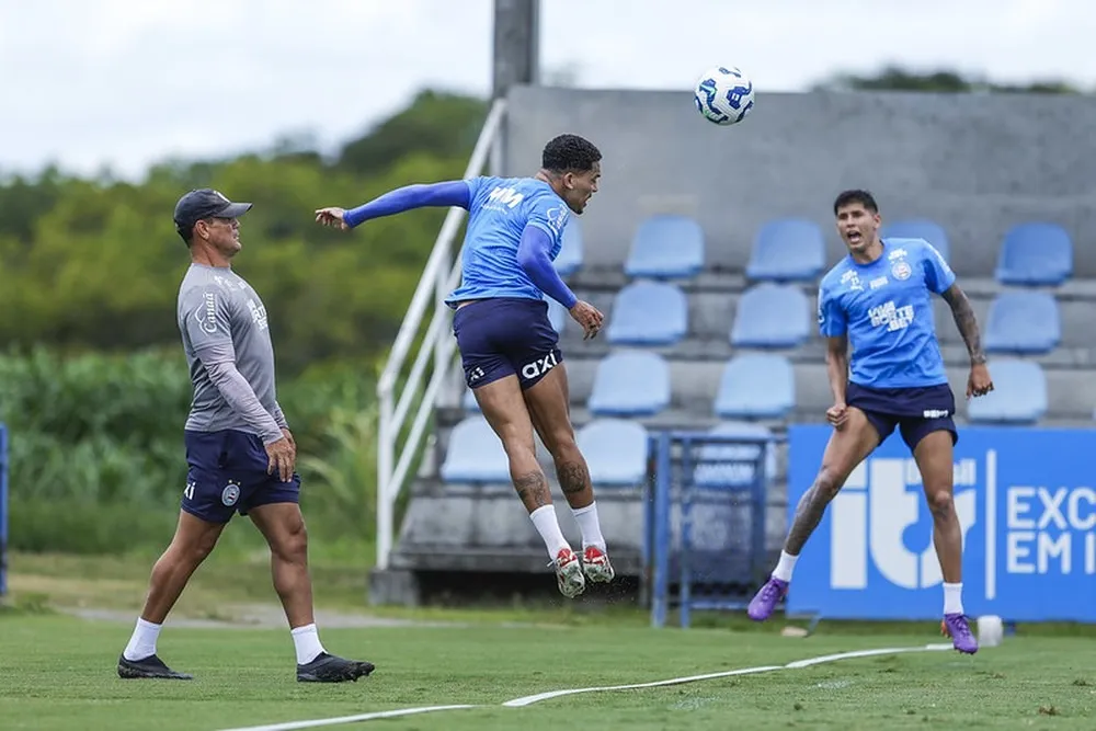 Bahia ganha 2 zagueiros para clássico com o Fortaleza (Foto: Rafael Rodrigues/ECB)