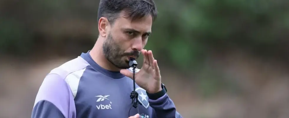 Botafogo de Davide Ancelotti encara pressão e elenco reduzido no clássico contra o Vasco