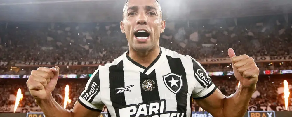 Botafogo negocia renovação de contrato de Marçal até o fim de 2026