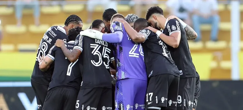 Botafogo testa estratégia europeia, utilizando laterais longos