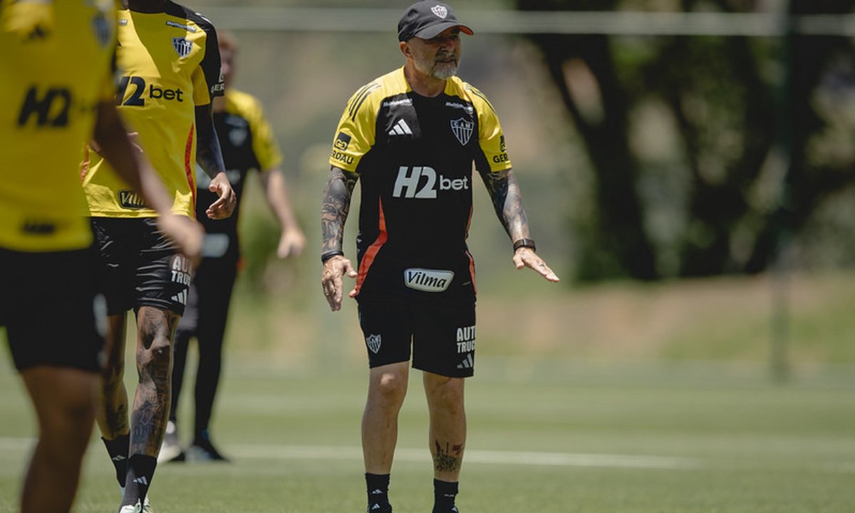 Técnico Jorge Sampaoli comanda treino do Atlético (foto: Pedro Souza / Atlético)