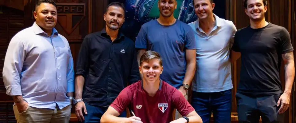 Casa Soccer e TSG renovam contrato com atacante Gustavo Santana, finalista do Sub-20