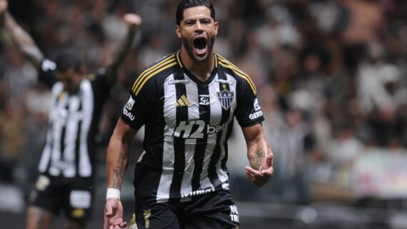 Hulk comemora gol em Atlético x Bahia (foto: Alexandre Guzanshe/EM/D.A. Press)