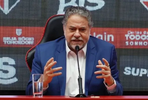 Conselheiros do São Paulo pedem a renúncia de Julio Casares da presidência