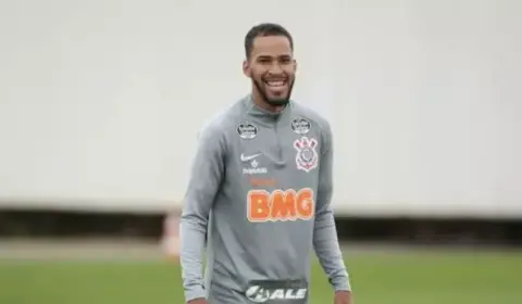 Corinthians é condenado a pagar R$ 1 milhão a Everaldo por pendências trabalhistas