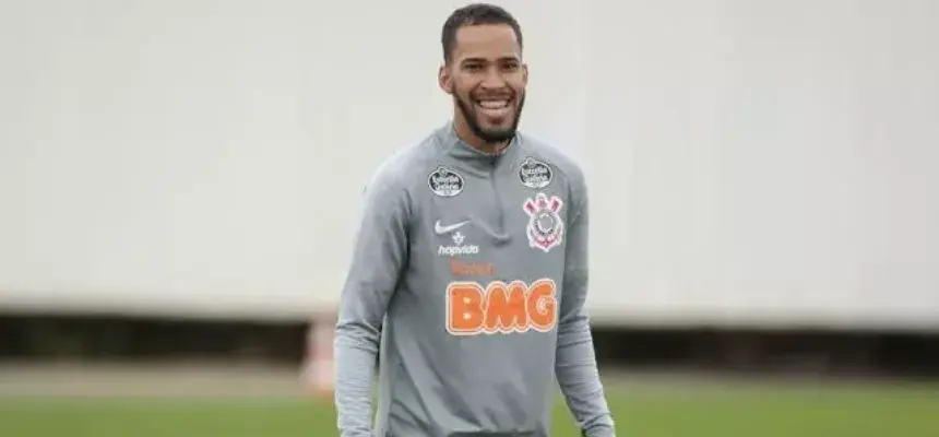 Corinthians é condenado a pagar R$ 1 milhão a Everaldo por pendências trabalhistas