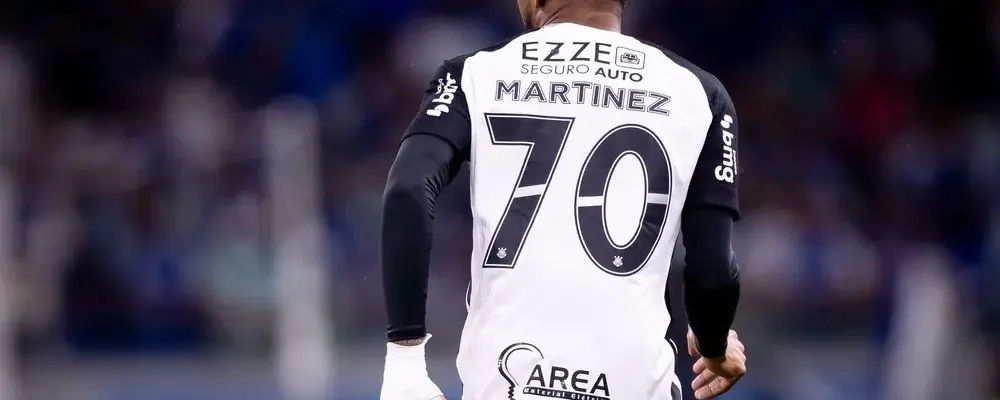 Corinthians multa Martínez após expulsão contra o Cruzeiro