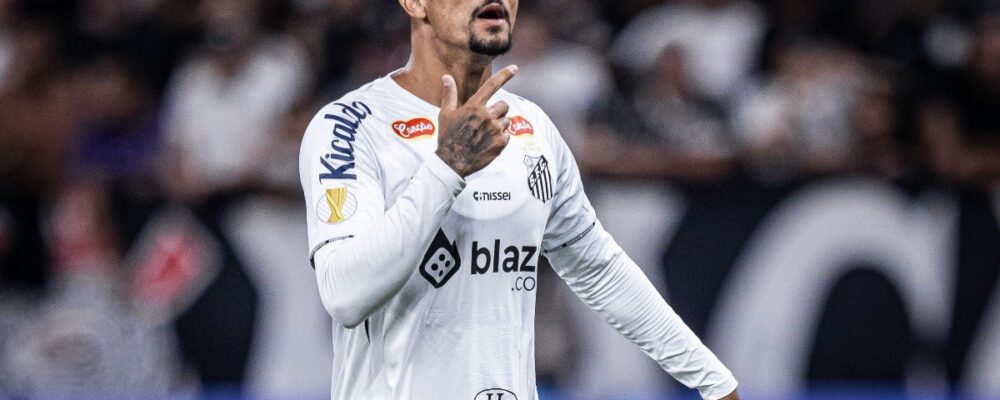 Cruzeiro acerta venda de emprestados e alivia folha para 2026