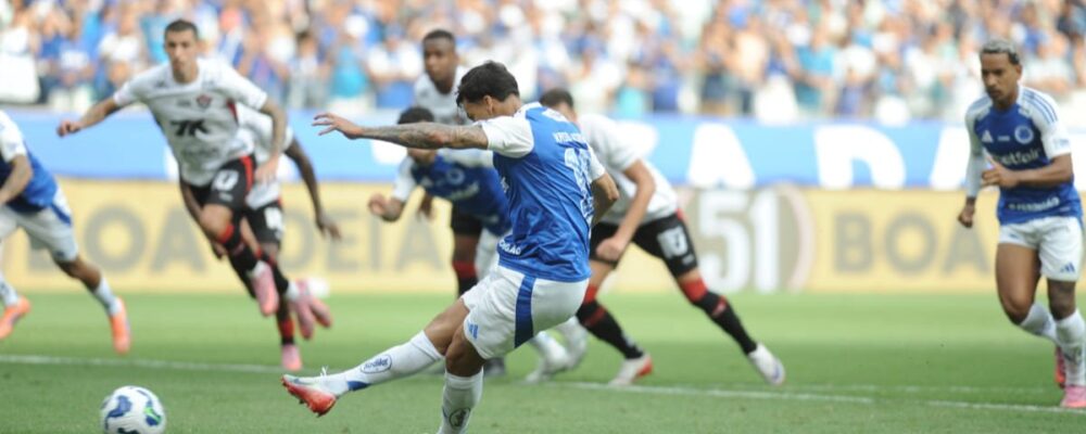 Cruzeiro x Vitória: áudio do VAR detalha marcação de pênalti em Kaio Jorge