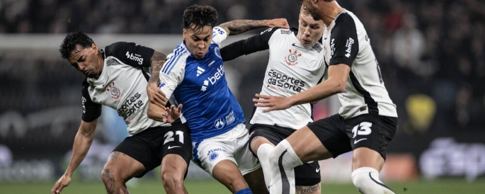 Cruzeiro defende tabu de 10 anos contra o Corinthians