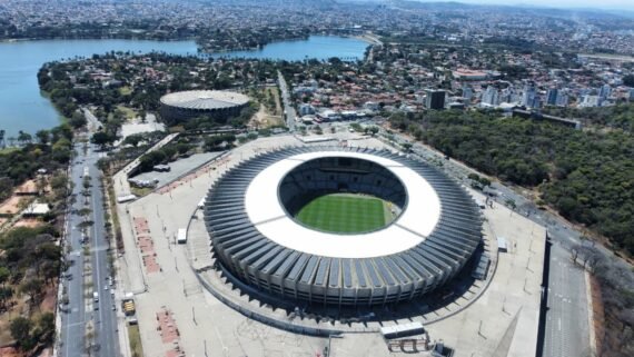 Vista aérea da Região da Pampulha onde está o Mineirão (foto: Leandro Couri/EM.D.A Press)