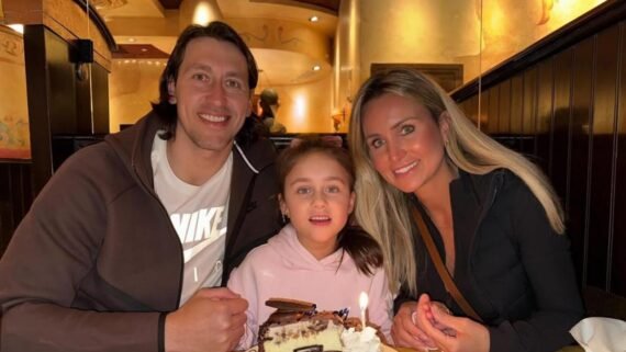 Cássio ao lado da filha, Maria Luiza, e Janara Sackl, sua esposa (foto: Instagram Cássio/Reprodução)