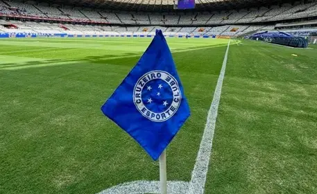 Cruzeiro se prepara para duelo com Grêmio com 6 atletas pendurados