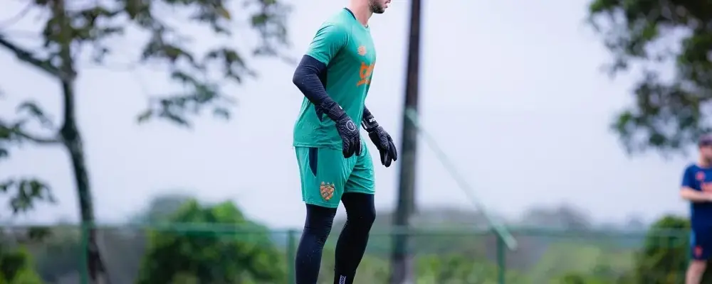 Cuiabá negocia contratação de goleiro criticado no Sport