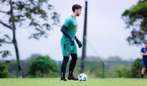 Cuiabá negocia contratação de goleiro criticado no Sport