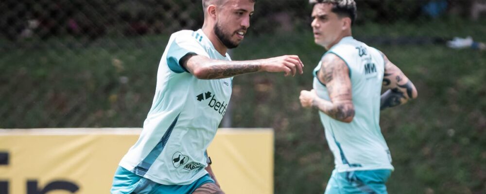 Dupla do Cruzeiro avança em recuperação de fraturas e treina integralmente pela 1ª vez