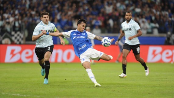 Cruzeiro e Grêmio se enfrentam nesta quarta-feira (5/11), às 20h, na Arena, pela 32ª rodada do Brasileiro (foto: Alexandre Guzanshe/EM/D.A. Press)