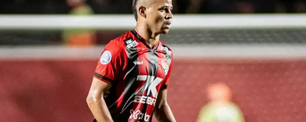 Erick revela conversa com presidente do Vitória sobre renovação