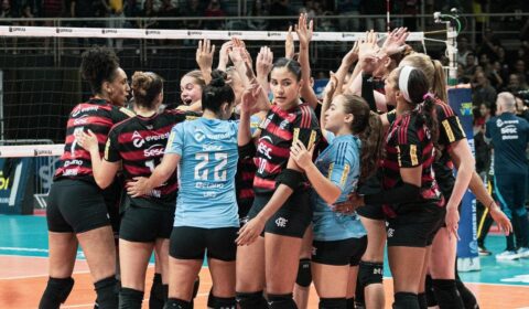 Estrela da Superliga de Vôlei ironiza torcedor: ‘Você que é o bom!’