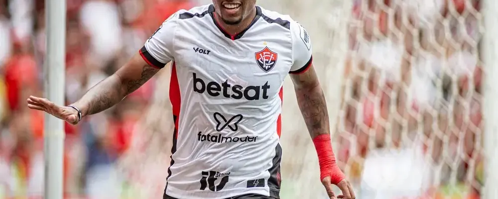 Ex-Vitória, Alerrandro é indicado ao Puskás após gol de bicicleta