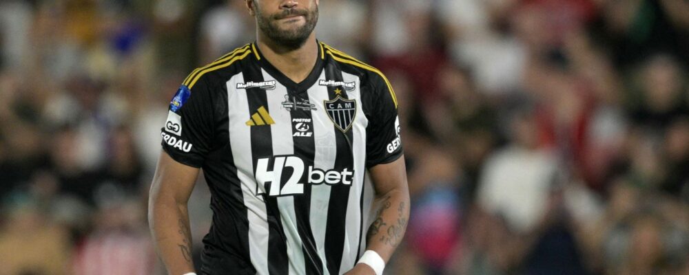 Ex-jogador do Atlético aponta erro de Hulk que custou título da Sul-Americana