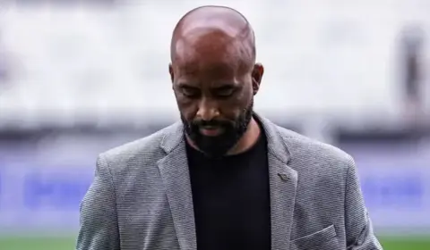 Fabinho Soldado cita transfer ban e indefinição de calendário no Corinthians