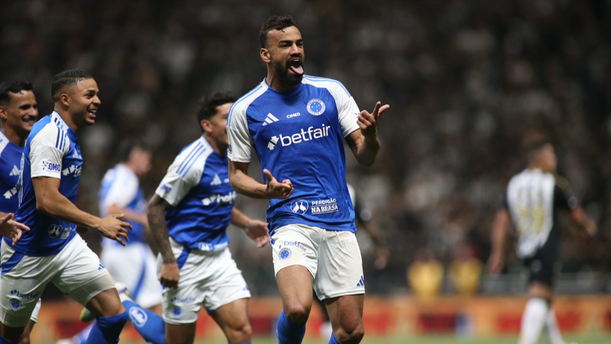 Fabrício Bruno, zagueiro do Cruzeiro (foto: Edesio Ferreira/EM/DA Press)