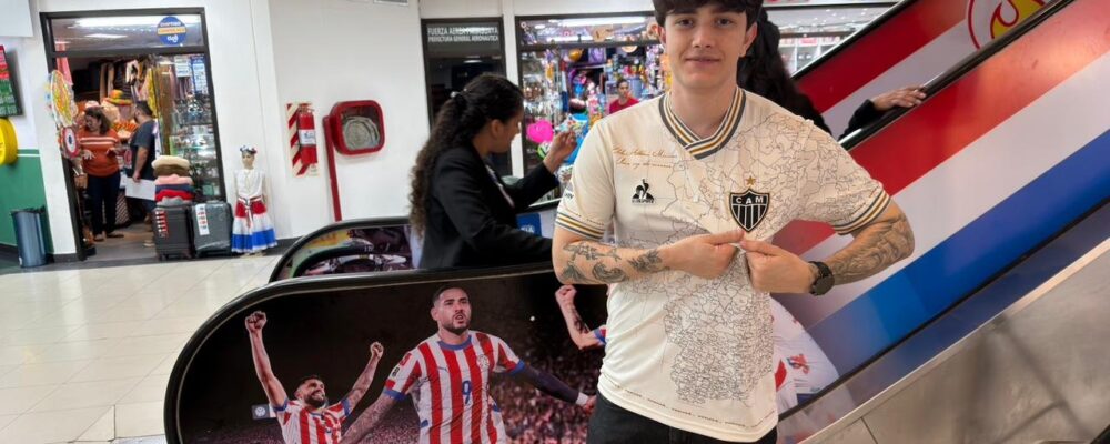 Final da Sul-Americana: torcedores do Atlético ‘invadem’ voos a caminho de Assunção