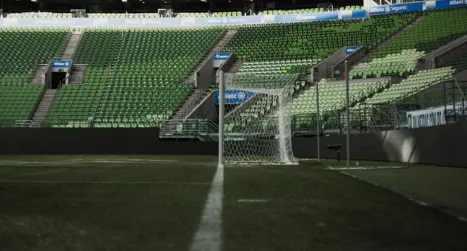 Flamengo cutuca Palmeiras: propõe fim do sintético