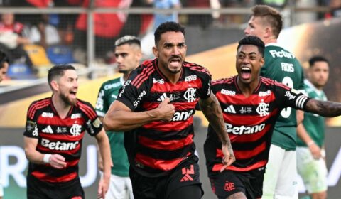 Flamengo exorciza fantasma, bate Palmeiras e é campeão da Libertadores pela 4ª vez