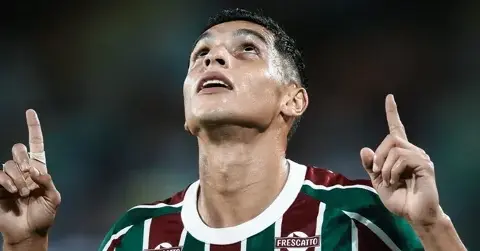 Fluminense comemora fim de jejum de gols dos atacantes após Serna marcar