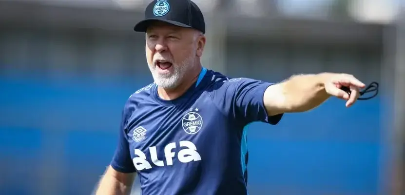 Grêmio pode ter mudanças na defesa para duelo com o Cruzeiro