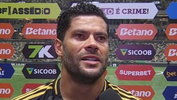 Hulk, atacante do Atlético, chora após gol 500 na carreira como jogador (foto: Reprodução/Premiere)