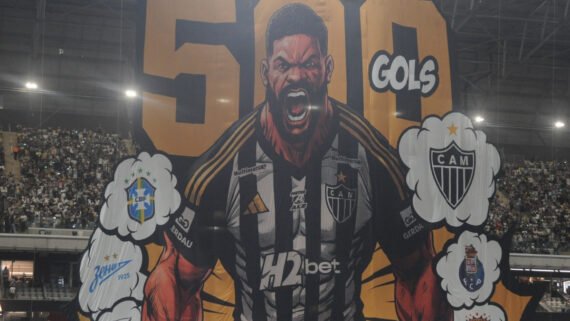 Mosaico de Hulk na Arena MRV (foto: Alexandre Guzanshe/EM/DA.Press)