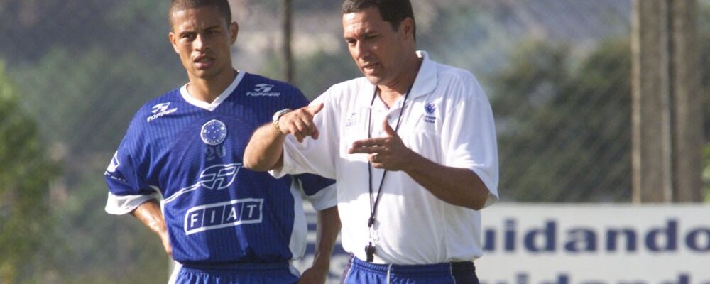 Ídolo do Cruzeiro, Alex homenageia Luxemburgo: ‘Salvou minha carreira’
