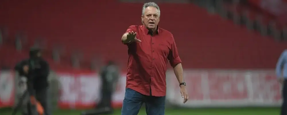 Internacional contrata Abel Braga para reta final do Brasileirão