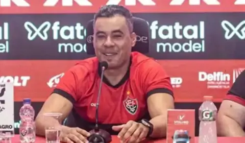 Jair Ventura elogia elenco do Vitória e mira duelo contra seu ex-clube