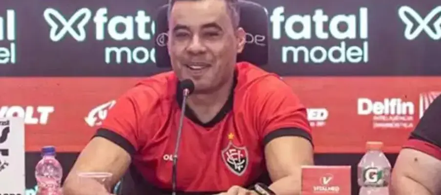 Jair Ventura elogia elenco do Vitória e mira duelo contra seu ex-clube