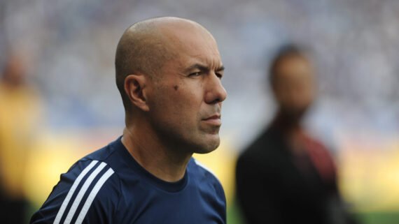 Leonardo Jardim lidera a comissão técnica do Cruzeiro desde fevereiro de 2025 (foto: Alexandre Guzanshe/EM/D.A Press)