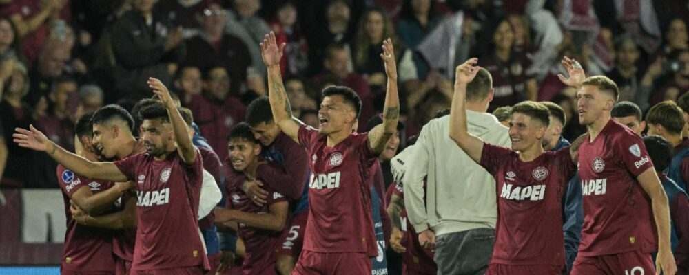 Jogadores do Lanús fazem promessa religiosa por título sobre Atlético